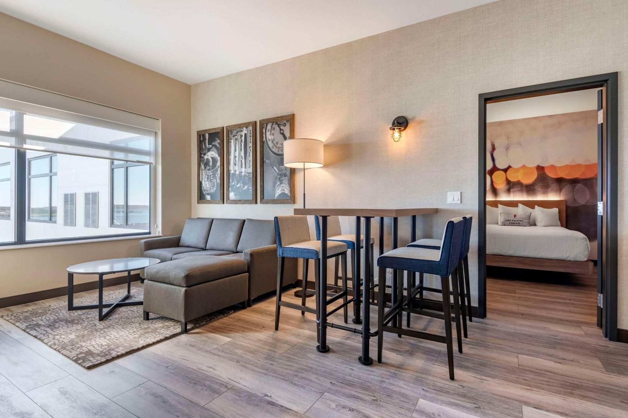 Cambria Hotel Portland Downtown Old Port Zewnętrze zdjęcie