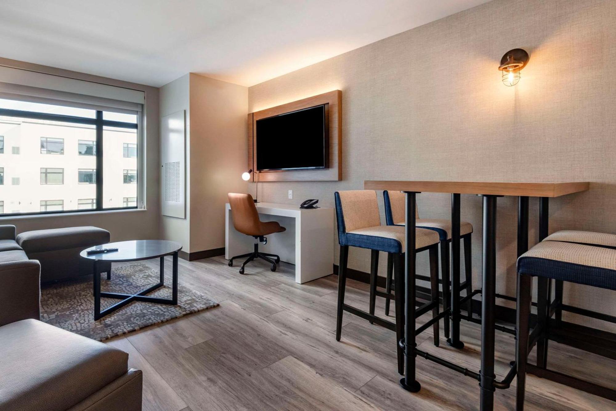 Cambria Hotel Portland Downtown Old Port Zewnętrze zdjęcie